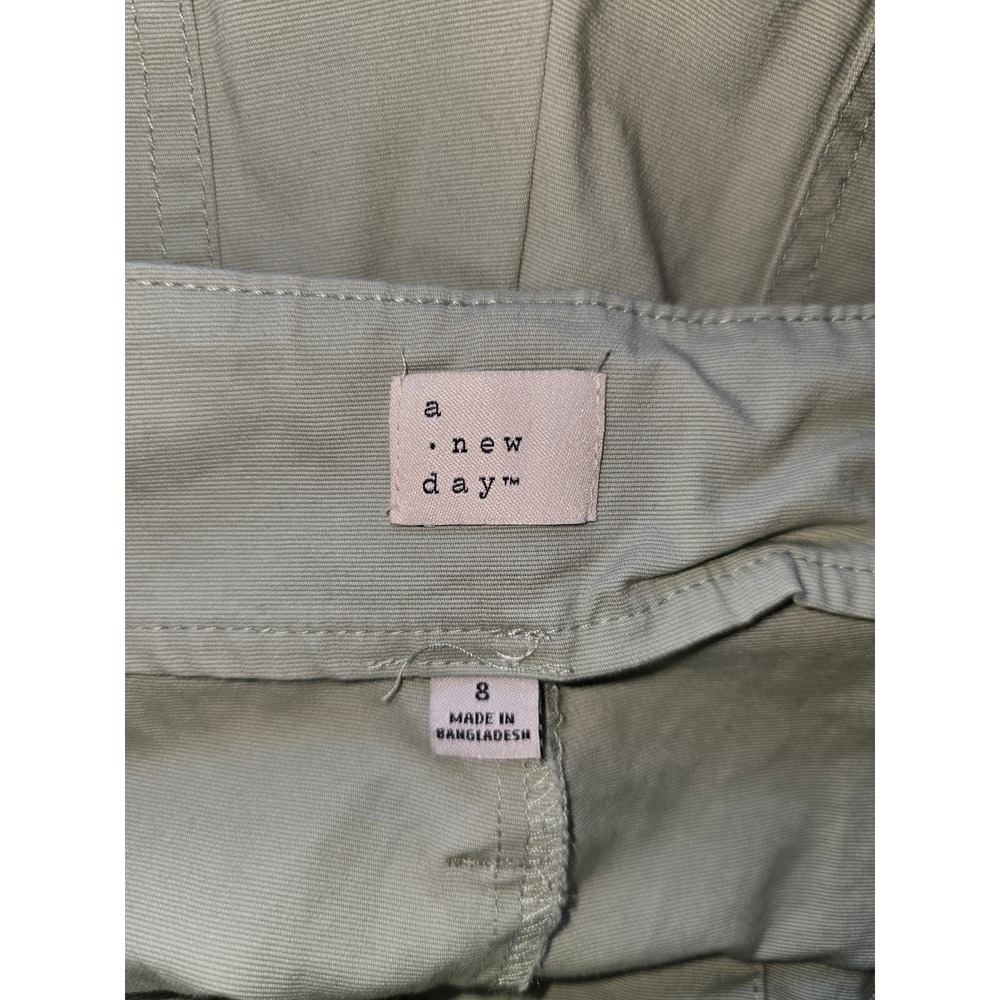 A New Day Women Wide Leg Cargo Pants Sage Green High Rise Size 8 vacation resort - Picture 8 of 10